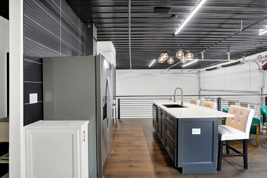 More Photos Of 17725 Motor District Cir, Carmel Showroom For Sale