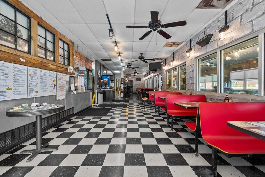More Photos Of 120 Bank St, Sanford Restaurant For Sale