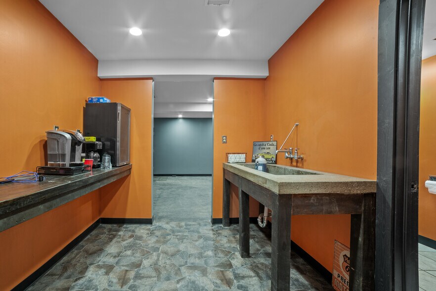 More Photos Of 15304 76th E Ave, Bixby Warehouse For Sale