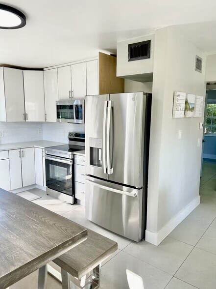 More Photos Of 940 Charles St, West Palm Beach Multifamily For Sale
