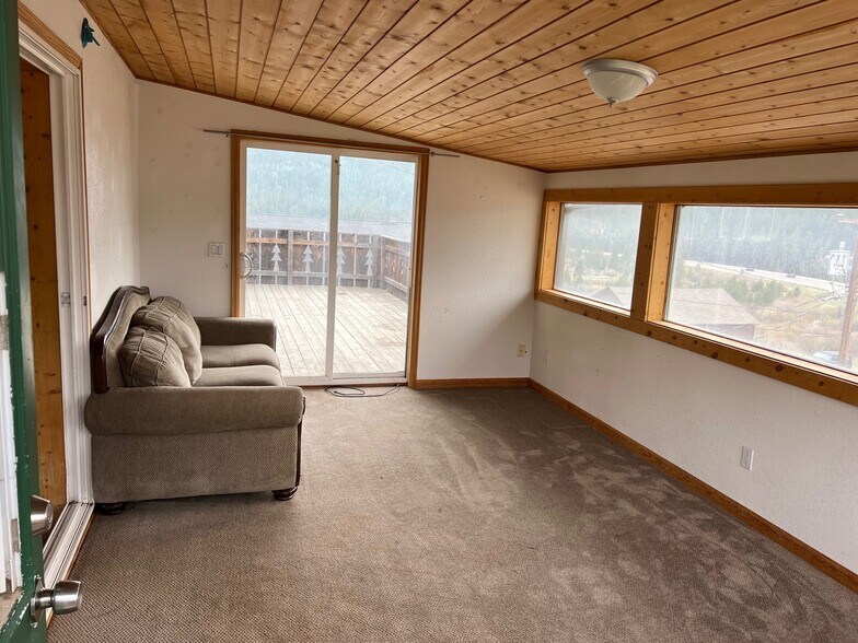 More Photos Of 41 Main St, Rollinsville Freestanding For Sale