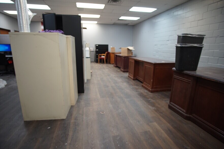 More Photos Of 615 W Wilshire Blvd, Oklahoma City Warehouse For Lease