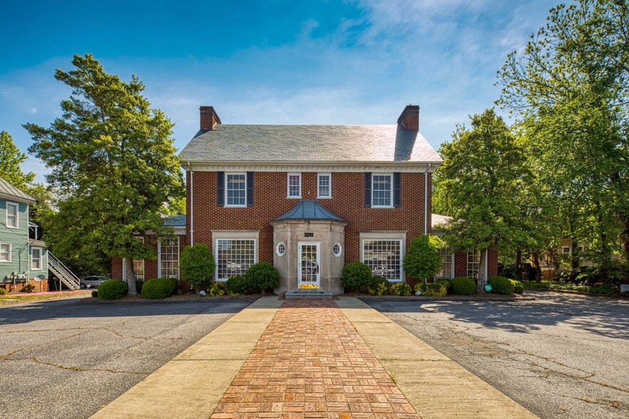 Primary Photo Of 444 N Main St, Suffolk Office For Lease