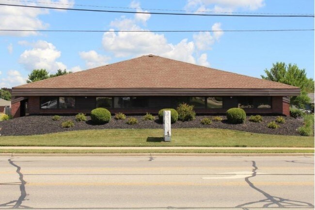 More Photos Of 3410 80th St, Kenosha Office For Sale