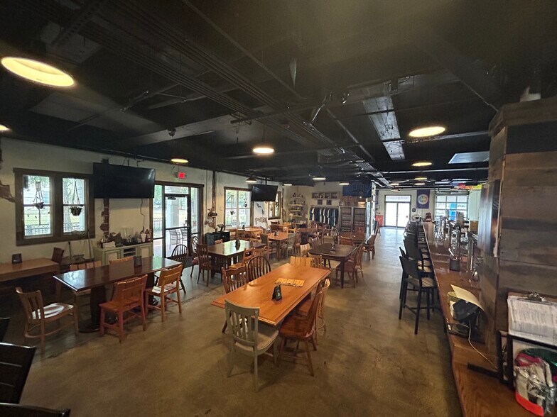 More Photos Of 227 N Eola Dr, Orlando Hotel For Lease