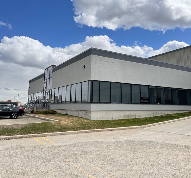 More Photos Of 2308-2360 Portland St SE, Calgary Warehouse For Lease