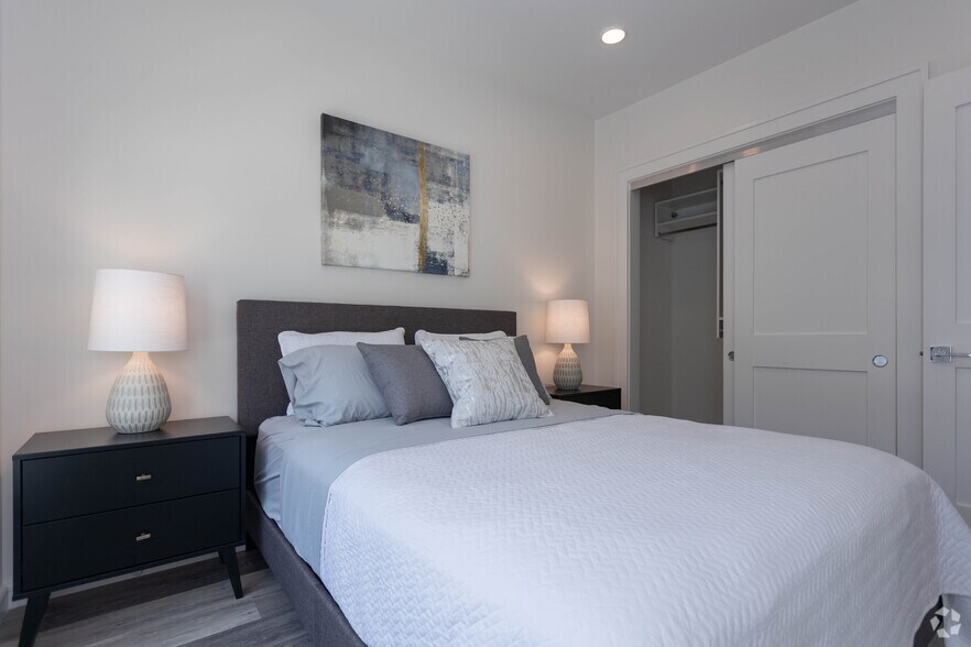 More Photos Of 1000 New York Ave, Huntington Station Apartments For Lease