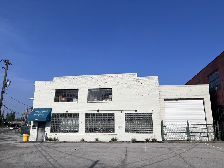 Primary Photo Of 2004 Leonard, Columbus Warehouse For Lease