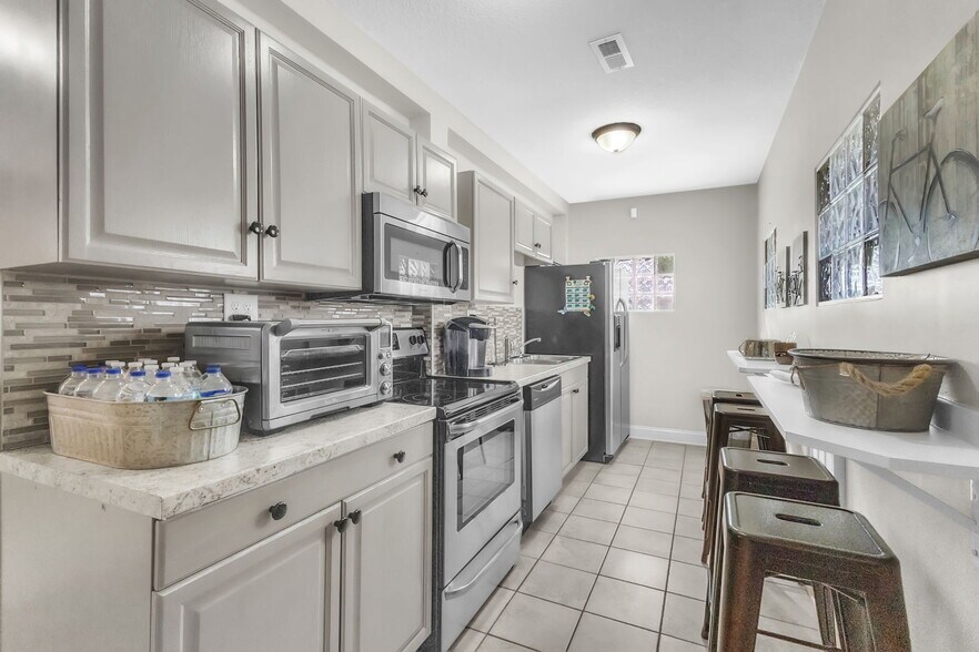 More Photos Of 4175 Sandy Flat Rd, Taylors Warehouse For Sale