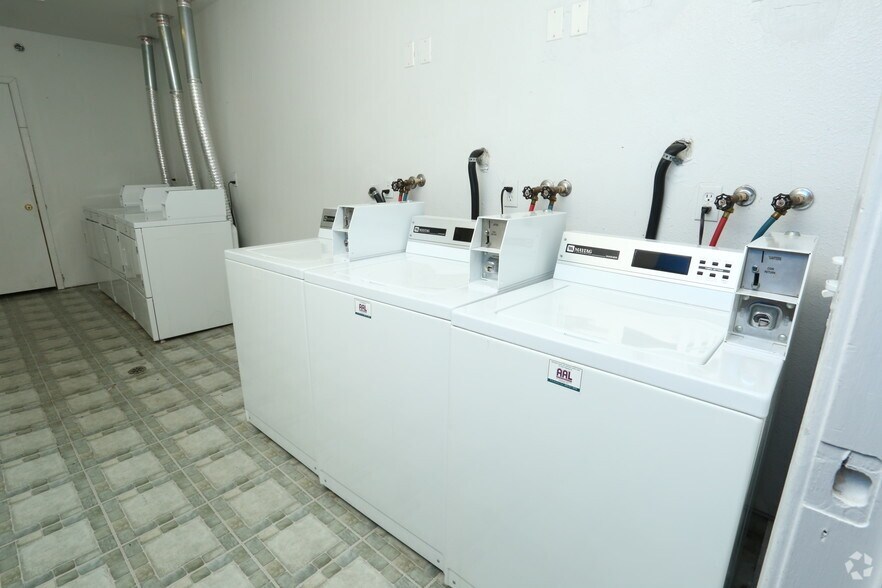More Photos Of 831 Green Rd, Ypsilanti Apartments For Sale