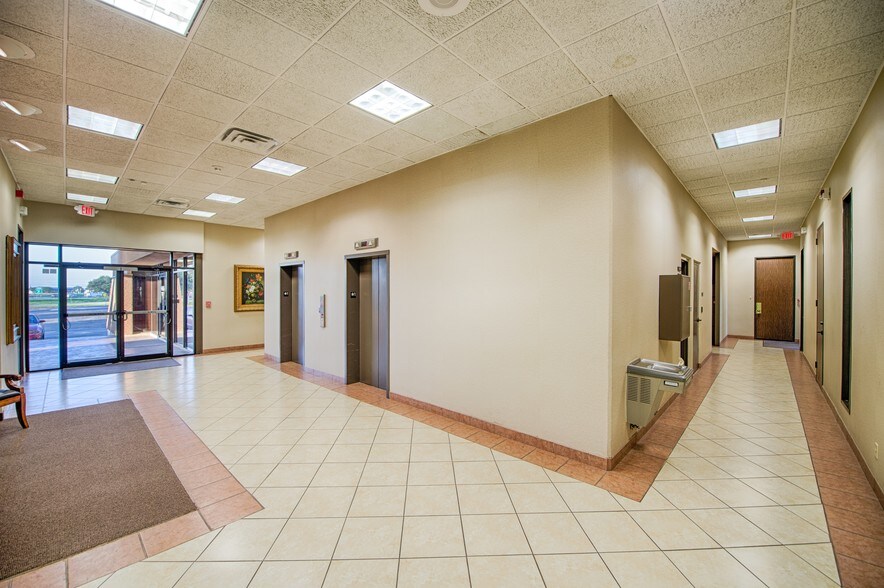 More Photos Of 235 NE Loop 820, Hurst Office For Lease