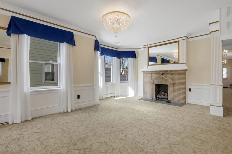 More Photos Of 411 Albany Ave, Kingston Storefront Retail Office For Sale