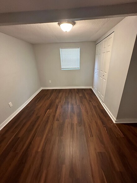 More Photos Of 619 Linwood Ave, Jacksonville Specialty For Sale