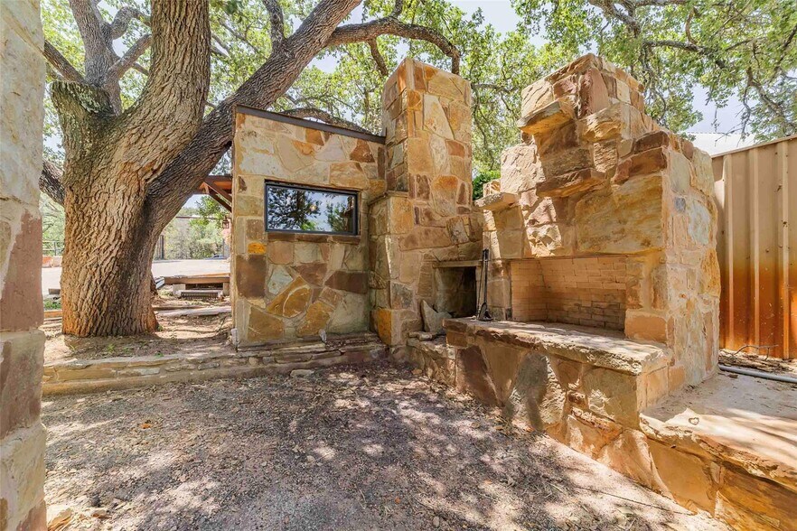 More Photos Of 325 Eagle Rest Ln, Burnet Marina For Sale