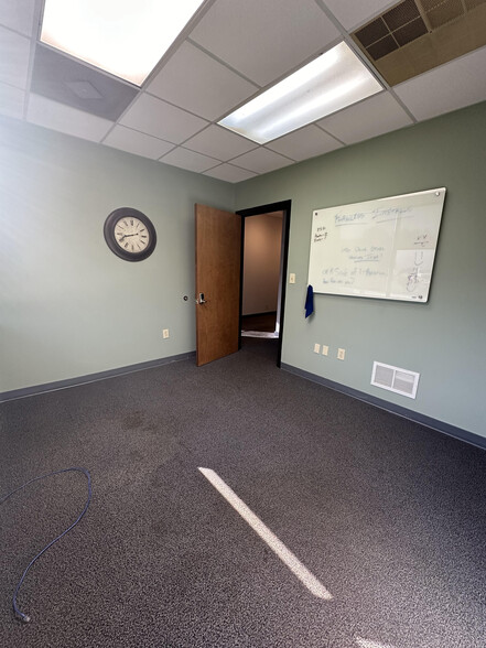 More Photos Of 115 Pomona Dr, Greensboro Office Residential For Lease