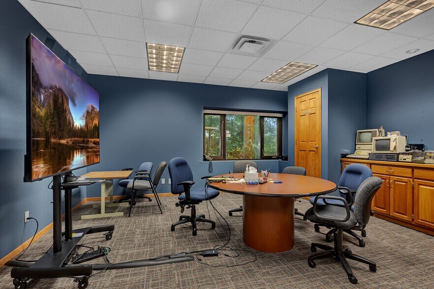 More Photos Of 10 Riverside Ave S, Sartell Office For Lease