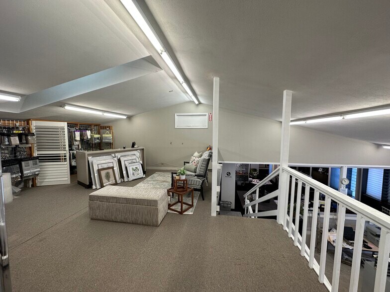 More Photos Of 5900 E Seneca Tpke, Jamesville Freestanding For Sale