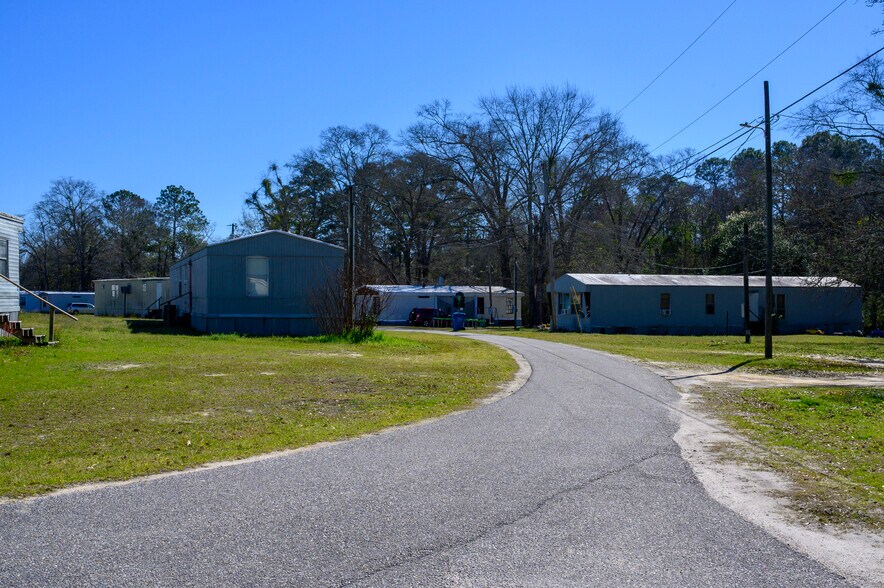 More Photos Of 100 Lunsford Cir, Opp Manufactured Housing Mobile Home Park For Sale