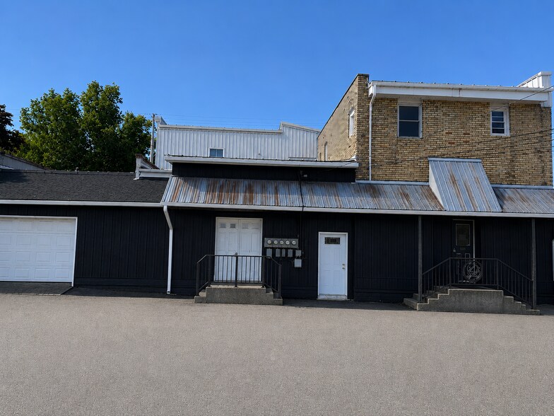 More Photos Of 7 E Muskegon St, Kent City Storefront Retail Residential For Lease