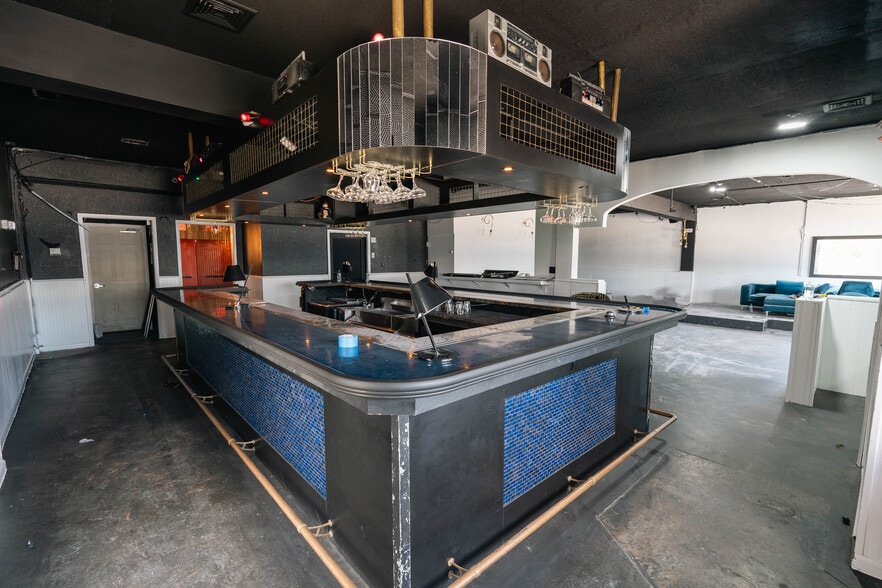 More Photos Of 701-709 NE 79th St, Miami Storefront Retail Office For Sale