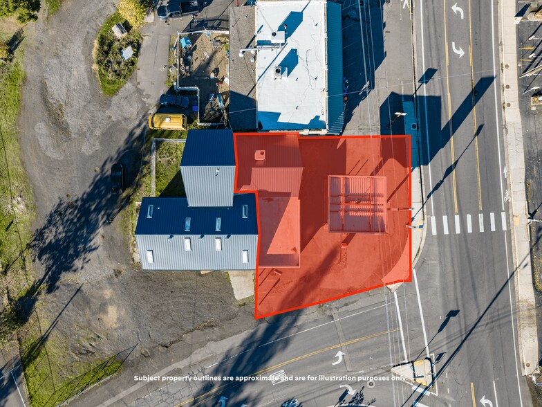 More Photos Of 21823 Highway 62, Shady Cove Storefront For Lease