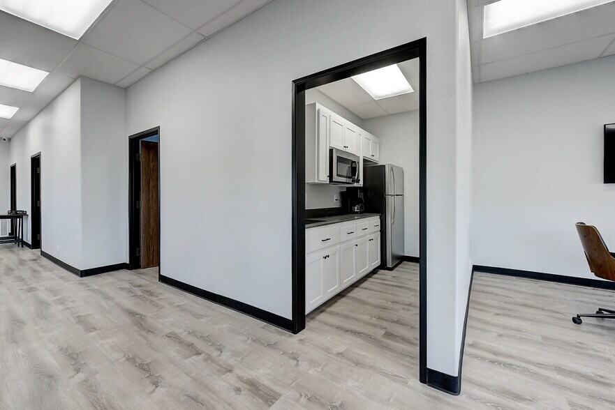More Photos Of 121 N Crawford Ave, Norman Office For Lease