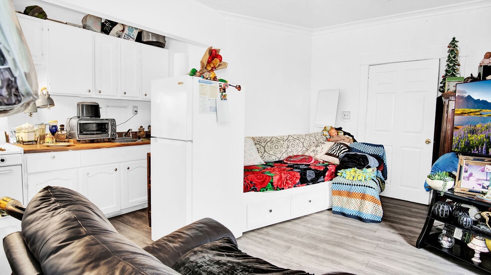 More Photos Of 644 N Serrano Ave, Los Angeles Apartments For Sale