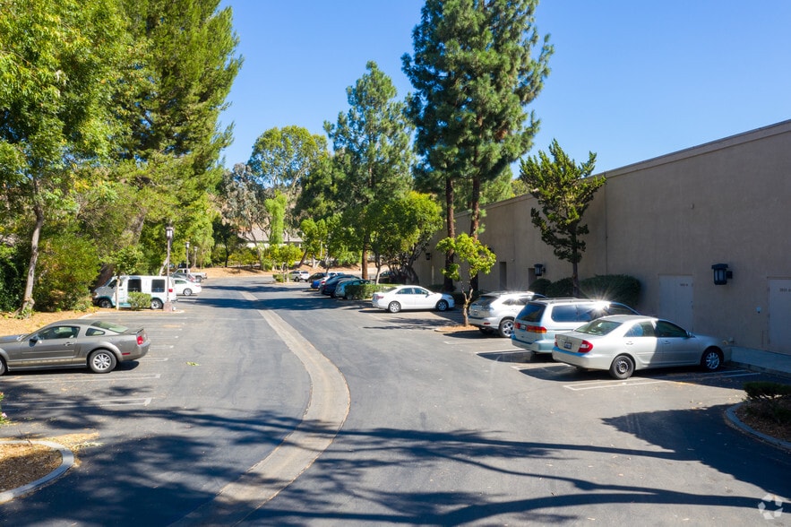 More Photos Of 3815-3963 E Thousand Oaks Blvd, Westlake Village Unknown For Lease