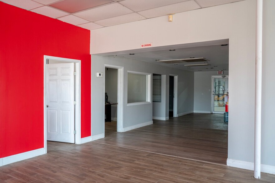 More Photos Of 4925 Avenue H, Rosenberg Warehouse For Lease