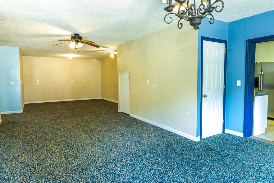 More Photos Of 124 Chestnut St, Pulaski General Retail For Sale