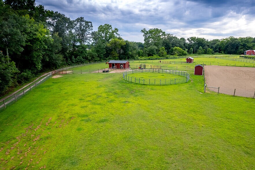 More Photos Of 314 Richwood Rd, Monroeville Winery Vineyard For Sale