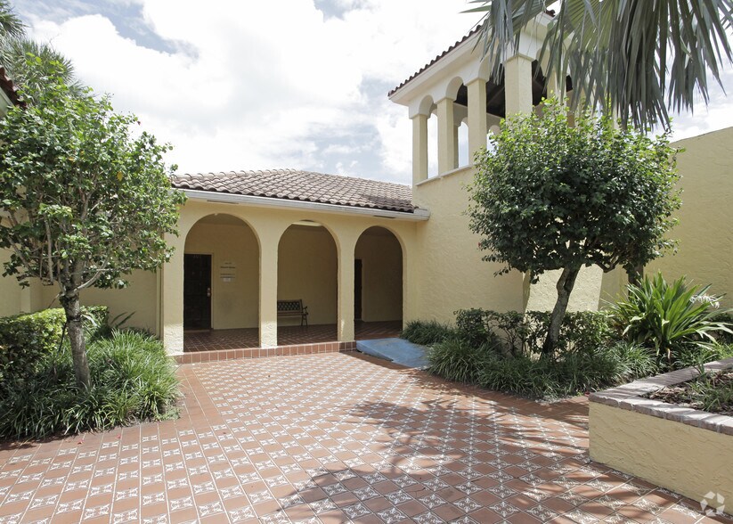 More Photos Of 7420 NW 5th St, Plantation Office Residential For Lease