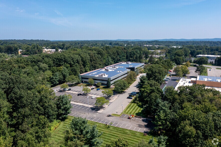 More Photos Of 50 Chestnut Ridge Rd, Montvale Office For Lease