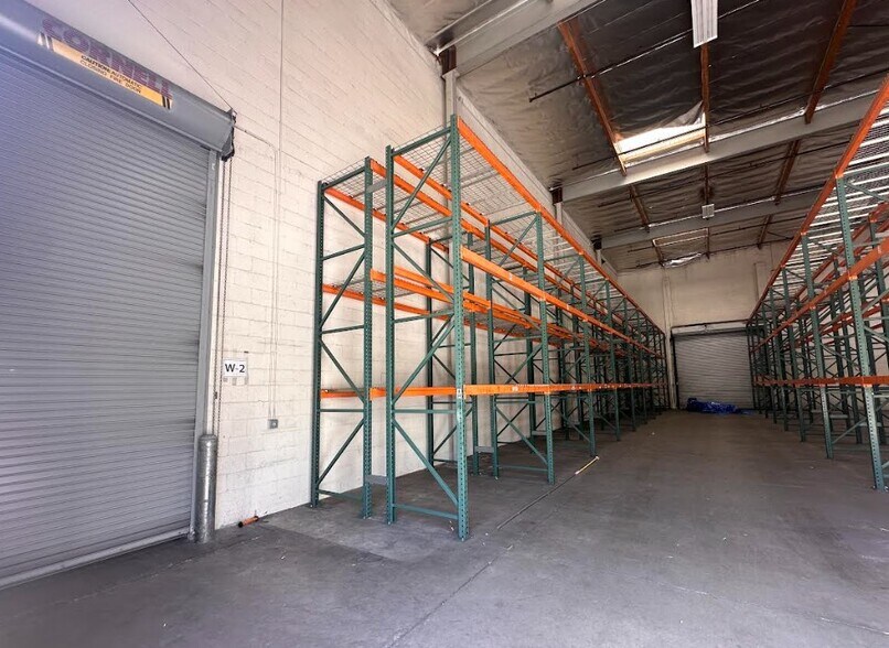 More Photos Of 3121-3129 S Main St, Los Angeles Warehouse For Lease