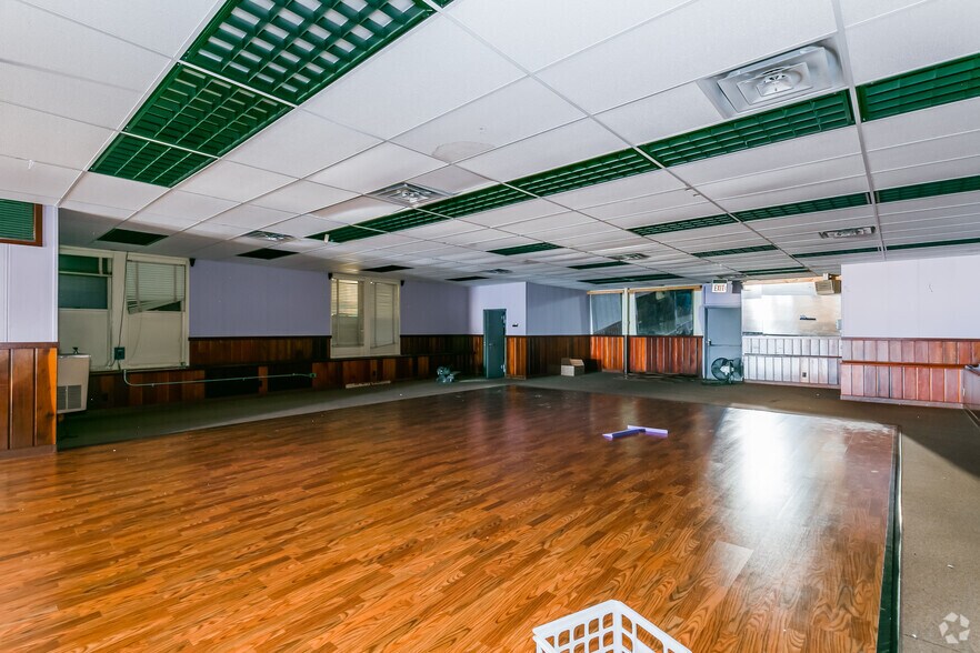 More Photos Of 705-709 N 2nd Ave, Dodge City Loft Creative Space For Lease