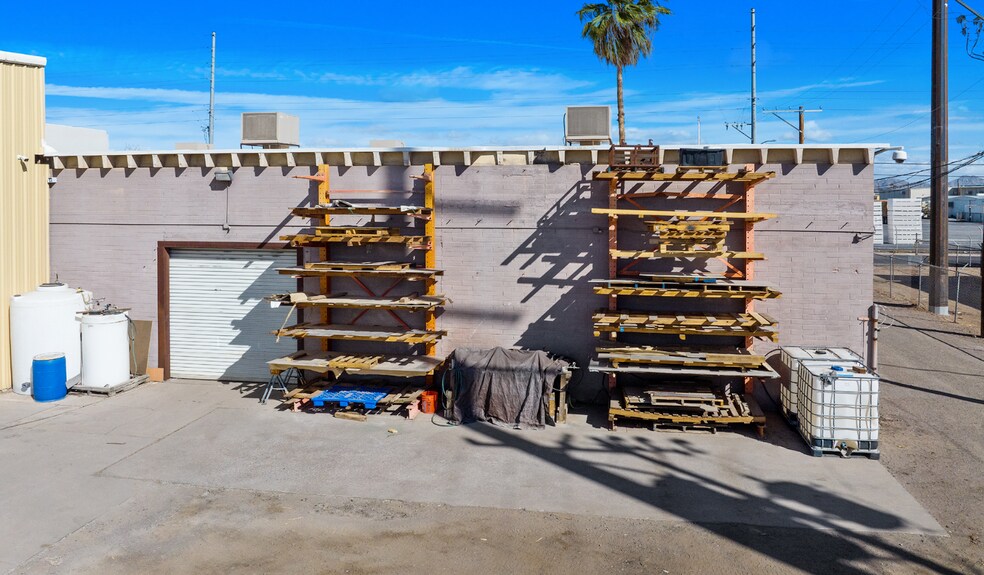 More Photos Of 1411 E Hadley St, Phoenix Warehouse For Lease