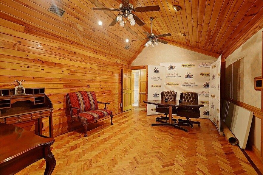 More Photos Of 6130 Wheatley St, Houston General Retail For Sale