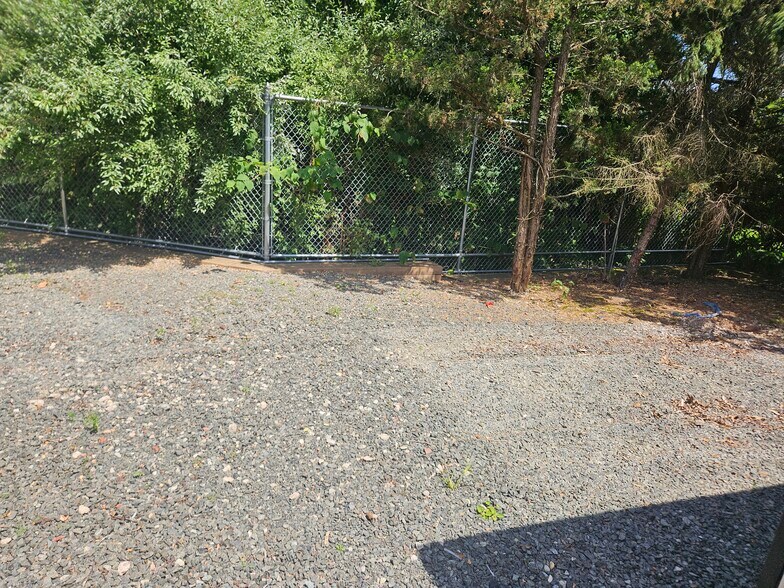 More Photos Of 105 Commerce Ave, Ewing Industrial For Sale