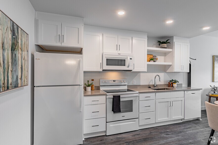 More Photos Of 18604-18688 E Burnside St, Portland Apartments For Lease