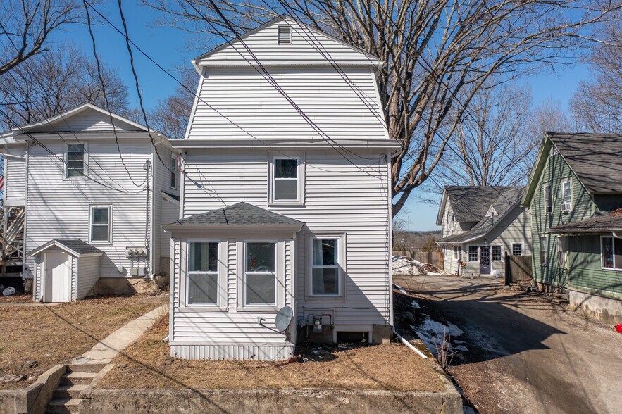 More Photos Of 2 Lyon St, Putnam Apartments For Sale