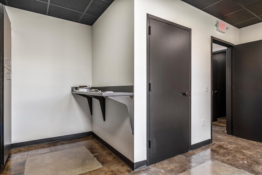 More Photos Of 12 NW 13th St, Oklahoma City General Retail For Lease