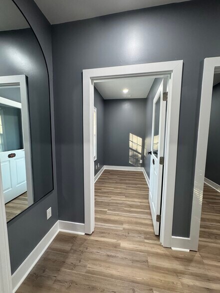 More Photos Of 301-304 Macy Dr, Roswell Medical For Lease