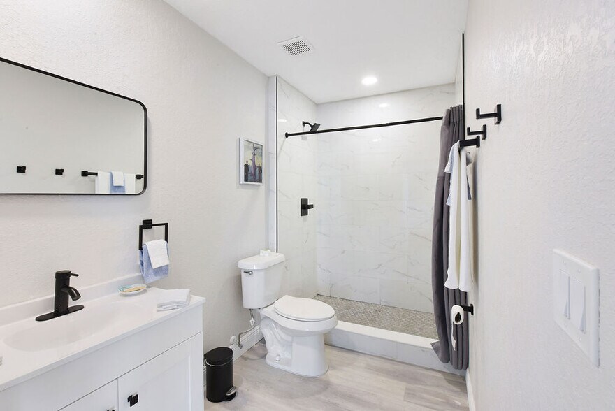 More Photos Of 2431 Gulf To Bay Blvd, Clearwater Hotel For Sale