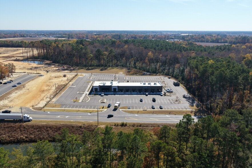 More Photos Of 5533 Corporation Drive, Hope Mills General Retail For Lease