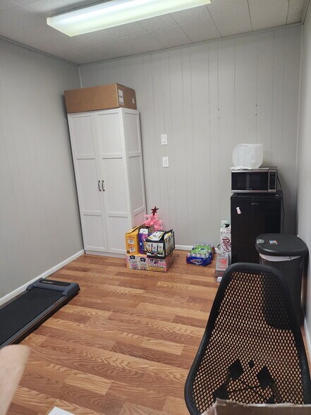More Photos Of 1500 FM 2673, Canyon Lake Storefront Retail Office For Lease
