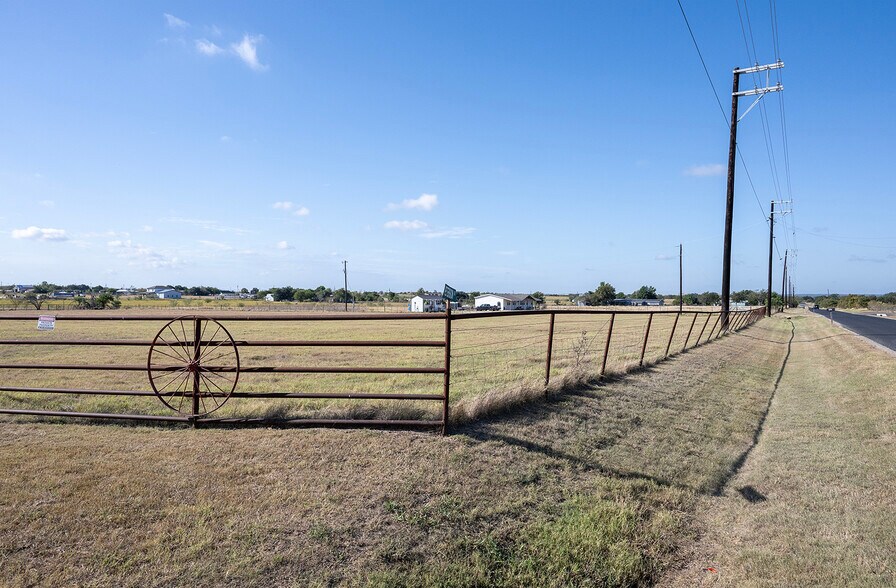More Photos Of 1833 County Road 305, Jarrell Land For Sale