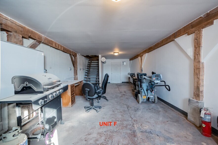 More Photos Of 8758 IN-9, Pendleton Light Manufacturing For Sale