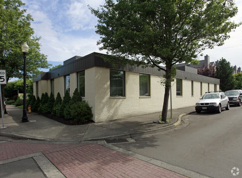 More Photos Of 400 NE Roberts Ave, Gresham Medical For Sale