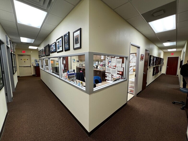 More Photos Of 1325 W Northwest Hwy, Grapevine Medical For Lease