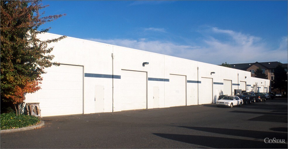 More Photos Of 2511-2527 N Hayden Island Dr, Portland Warehouse For Lease